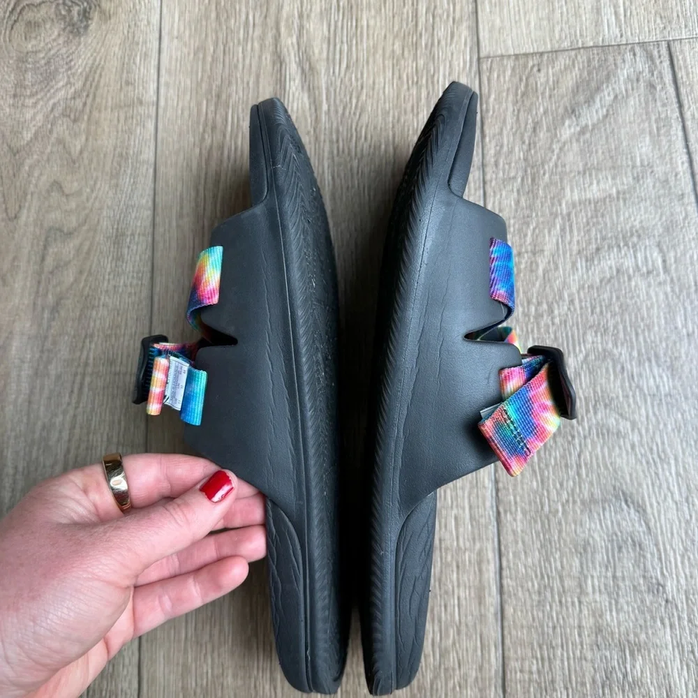 Chaco Chillos men size 11 rainbow tie dye slide sandals black